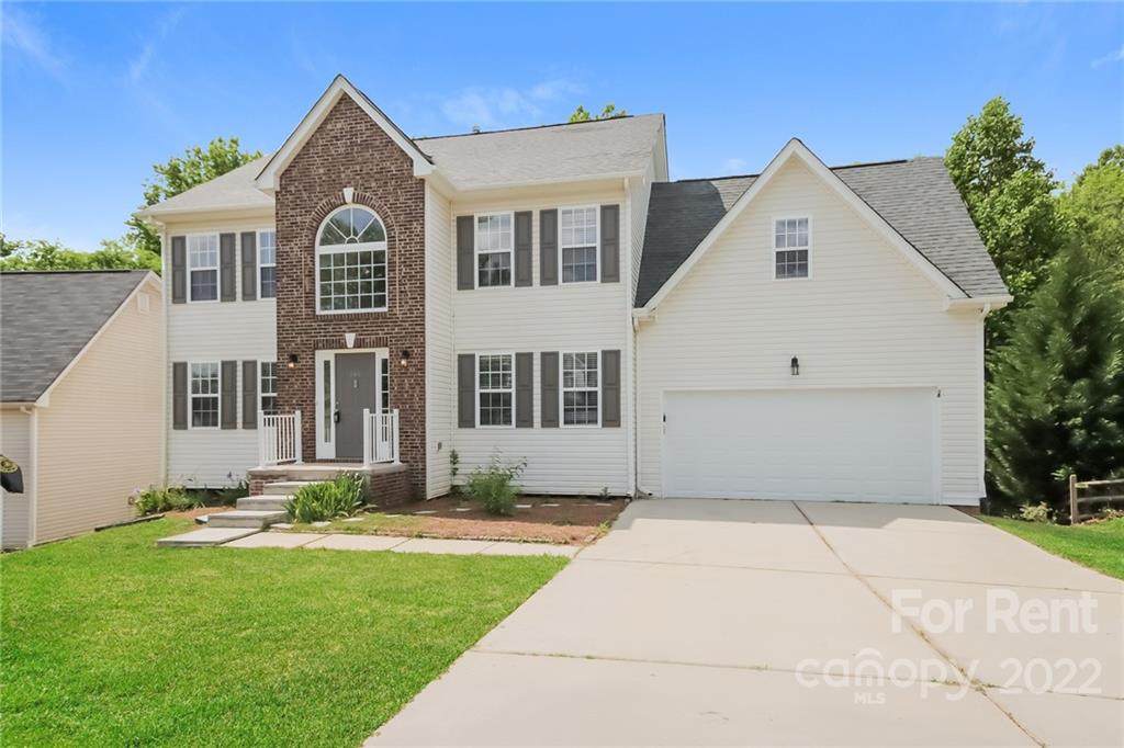 141 Madelia Place - Photo 1