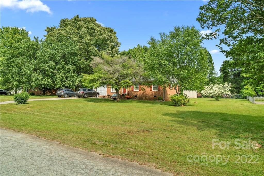 961 Anderson Drive - Photo 1