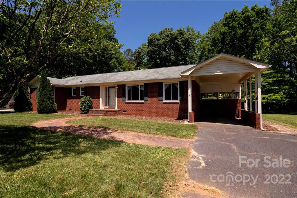 7104 Linda Lake Drive - Photo 1