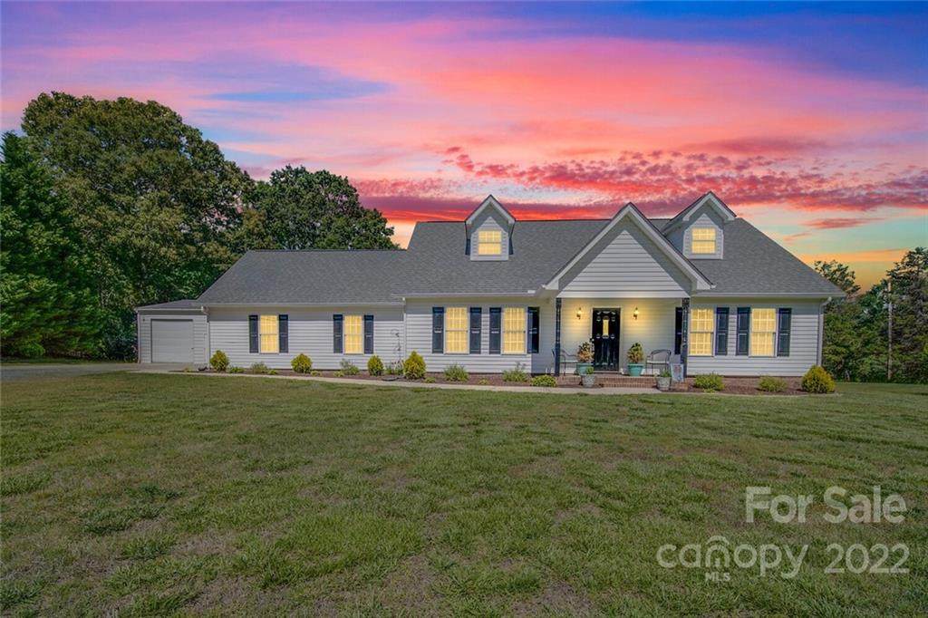 915 Farm Creek Road - Photo 1