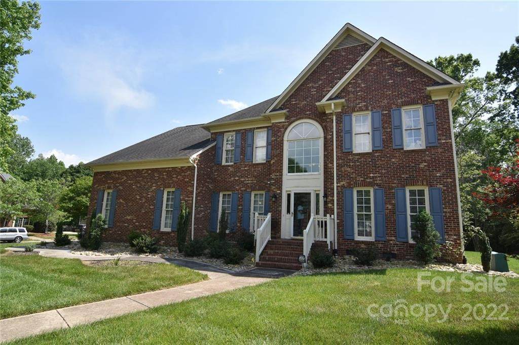 8948 Devonshire Drive - Photo 1