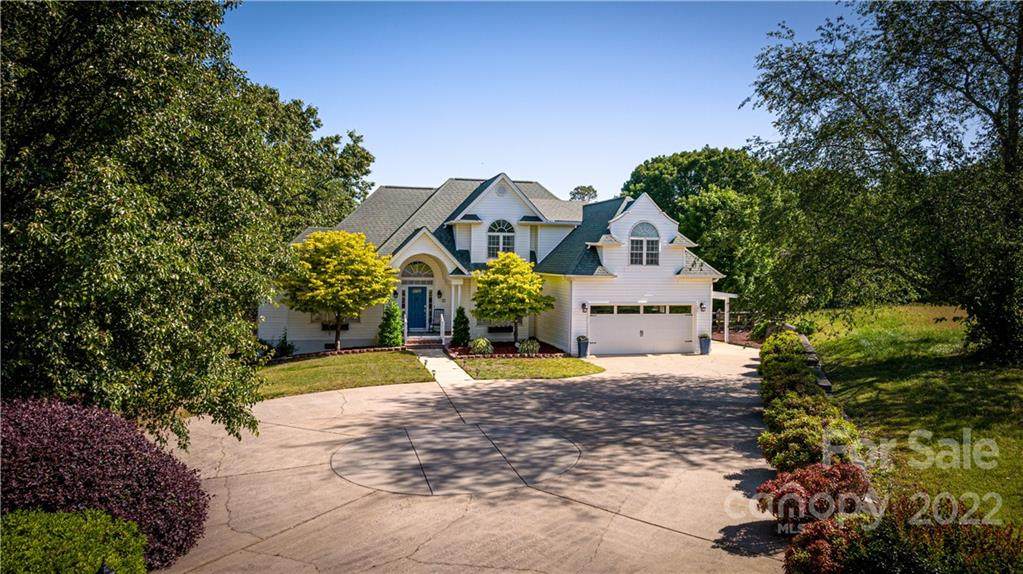 110 Starmount Drive - Photo 1