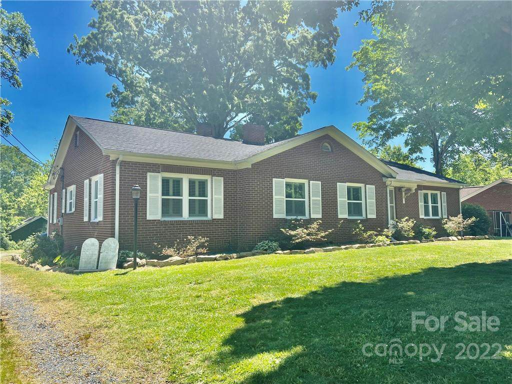 1735 Main Street - Photo 1