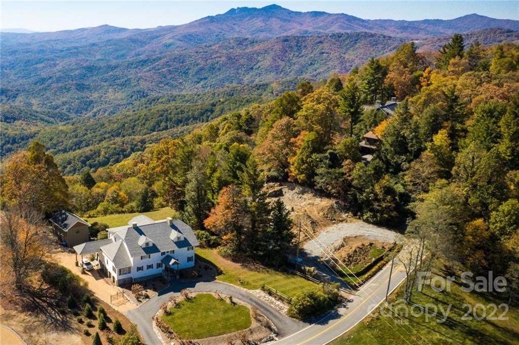 460 Pinnacle Avenue - Photo 1