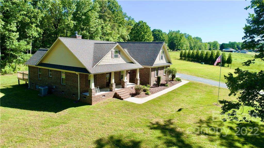 836 Eller Road - Photo 1