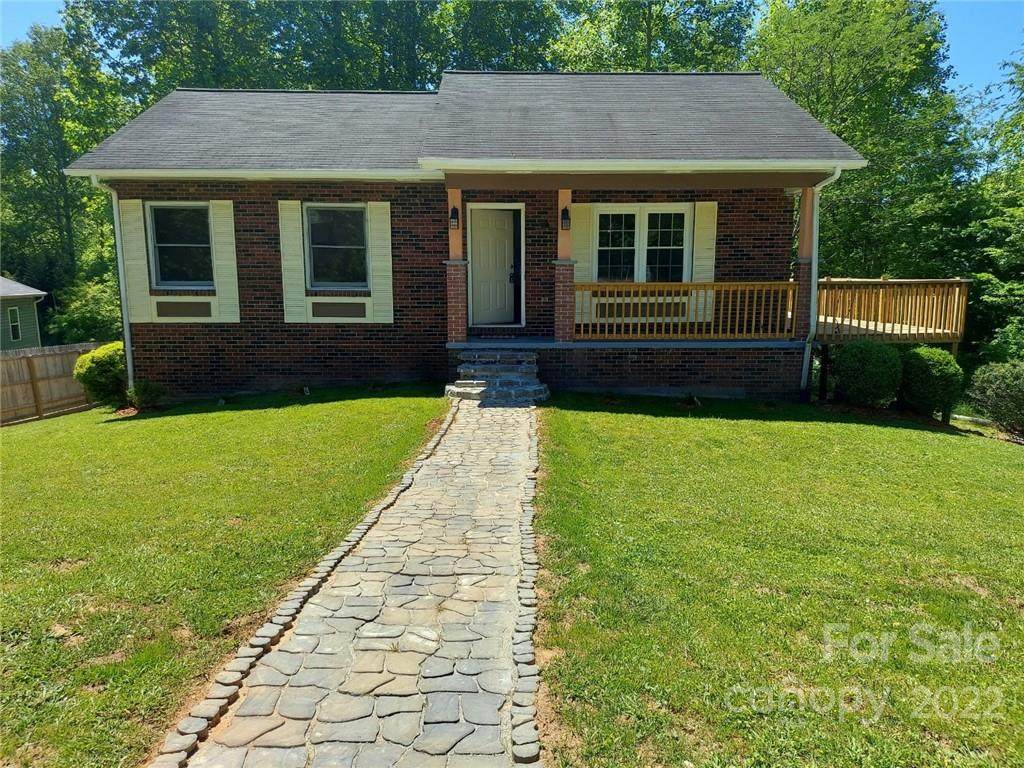 823 Queen Street - Photo 1