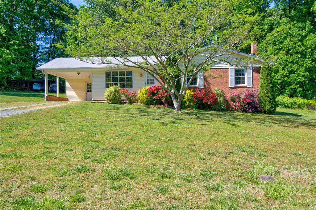 401 Green Meadows Drive - Photo 1