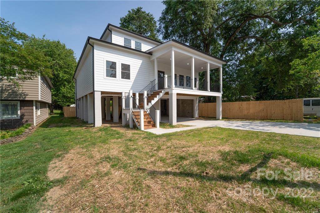 1032 Riverside Drive - Photo 1