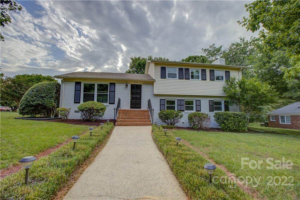 1322 Crescent Street - Photo 1