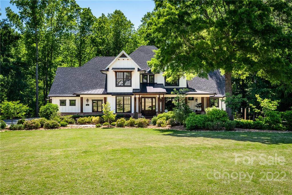 927 Martingale Lane - Photo 1