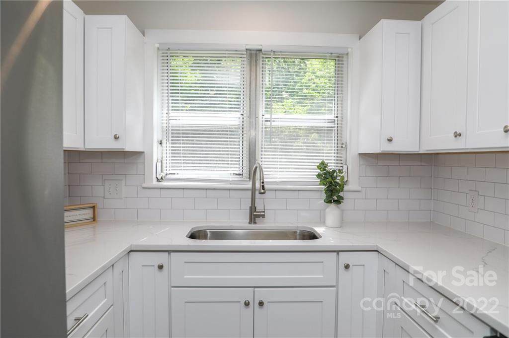 257 Broad Drive - Photo 1