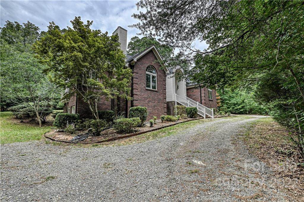 6430 Waters Edge Drive - Photo 1