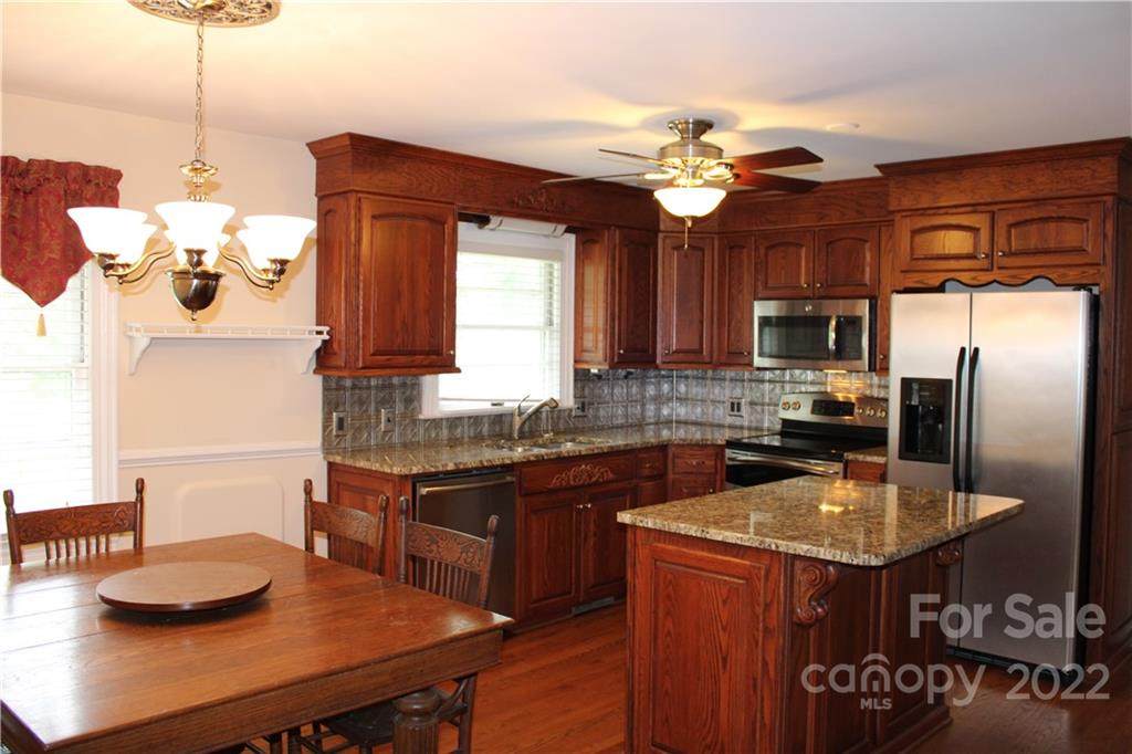 608 Dogwood Road - Photo 1