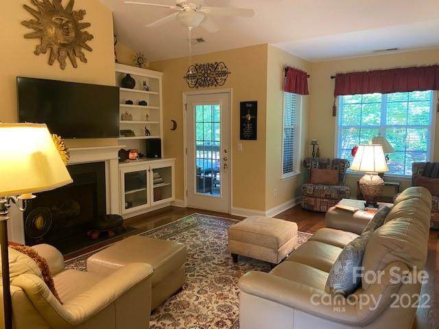 9019 Rosalyn Glen Road - Photo 1