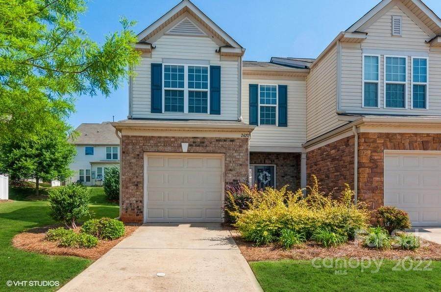 2420 Royal York Avenue - Photo 1