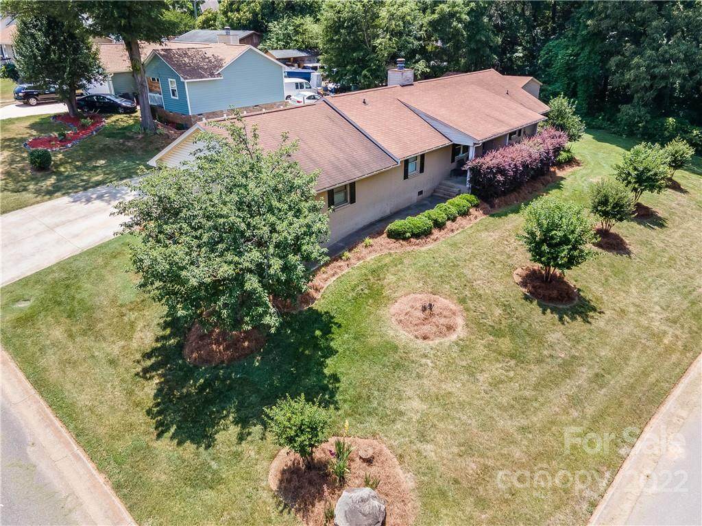 606 King James Lane - Photo 1