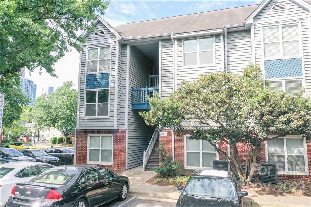 525 Graham Street - Photo 1