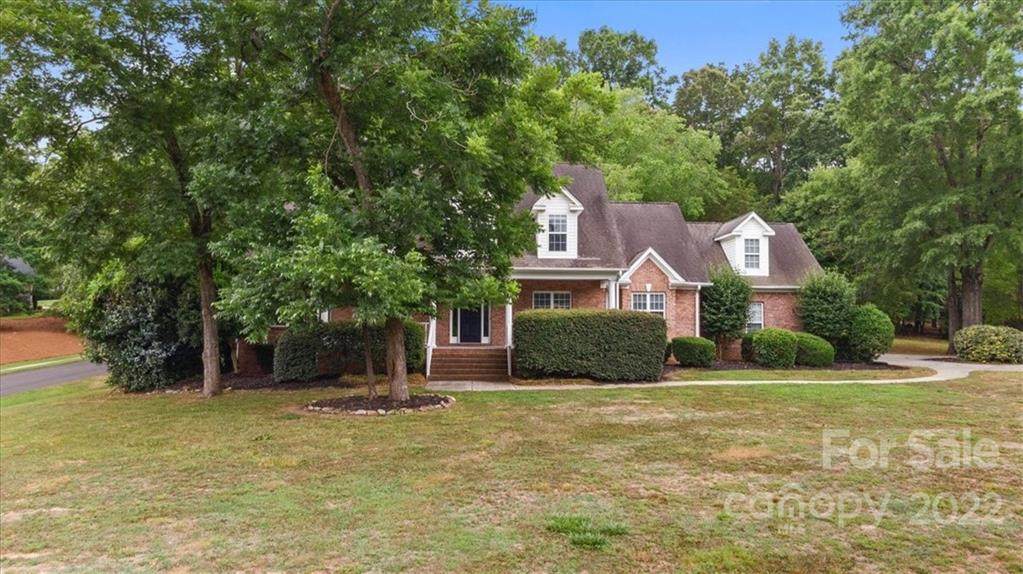714 Bridgewater Drive - Photo 1