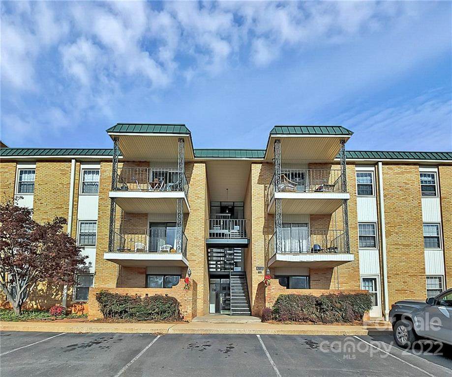 4736 Hedgemore Drive - Photo 1
