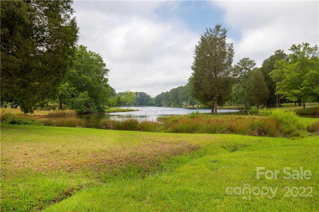 1076 Pineview Lakes Road - Photo 1