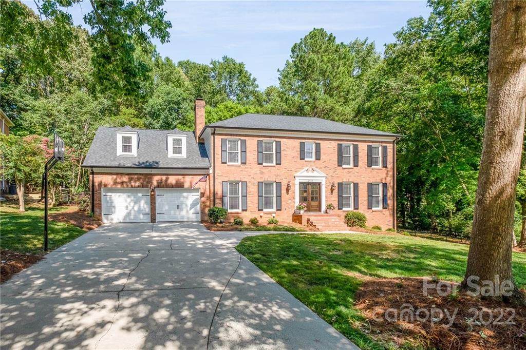 2425 Hopecrest Drive - Photo 1