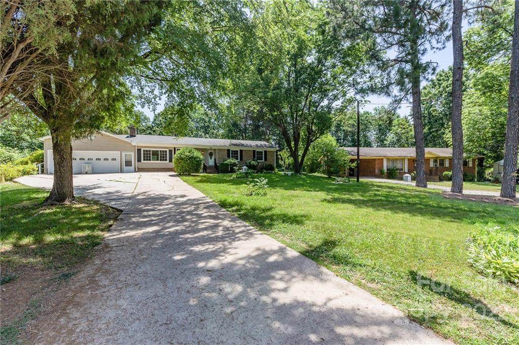 1144 Laurel Street - Photo 1