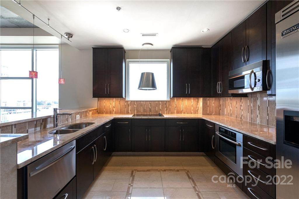 505 6th Street - Photo 1