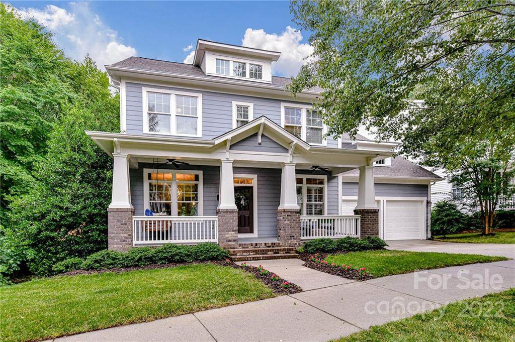 1023 Gardenia Street - Photo 1