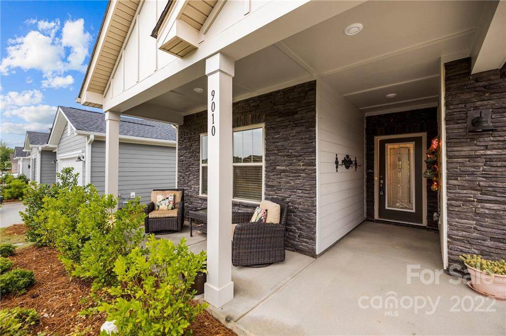 9010 Pennegrove Circle - Photo 1