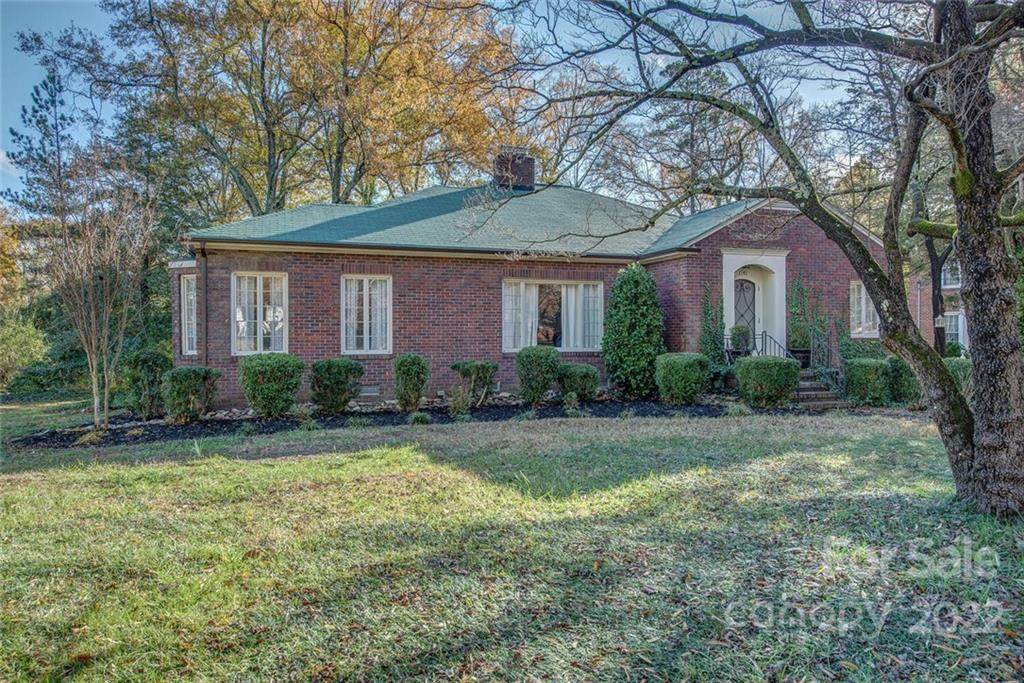 1141 Belvedere Avenue - Photo 1