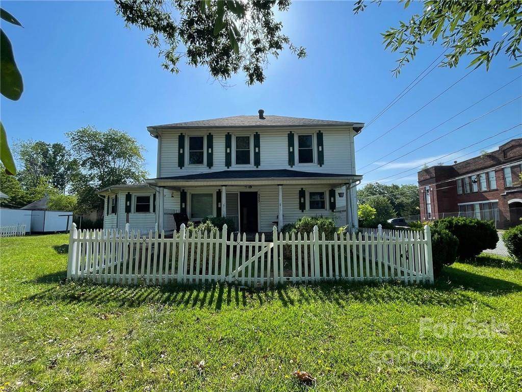 995 Broadway Street - Photo 1