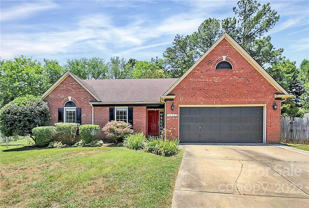 10536 Queensmead Circle - Photo 1