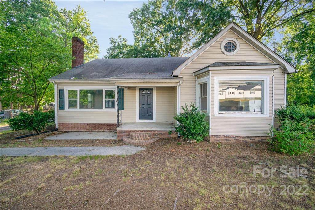515 Enochville Avenue - Photo 1