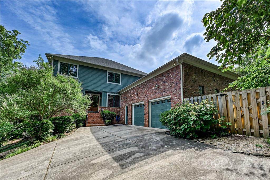 1414 Mt Isle Harbor Drive - Photo 1