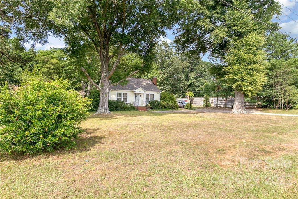 6940 Sherrills Ford Road - Photo 1