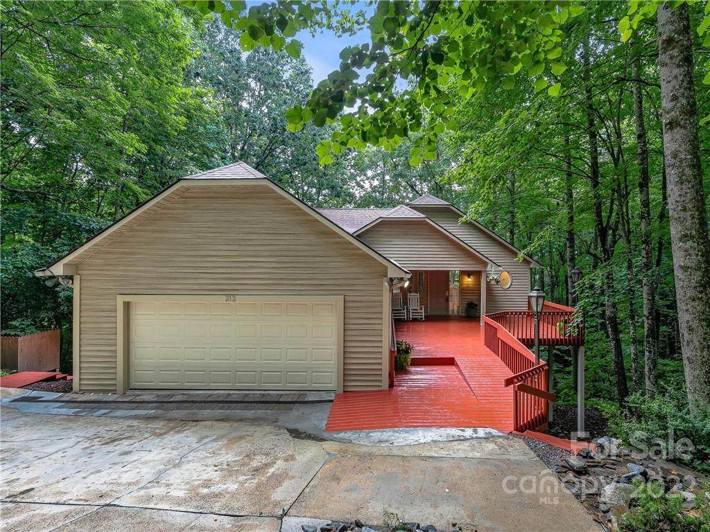 212 Sequoyah Lane - Photo 1