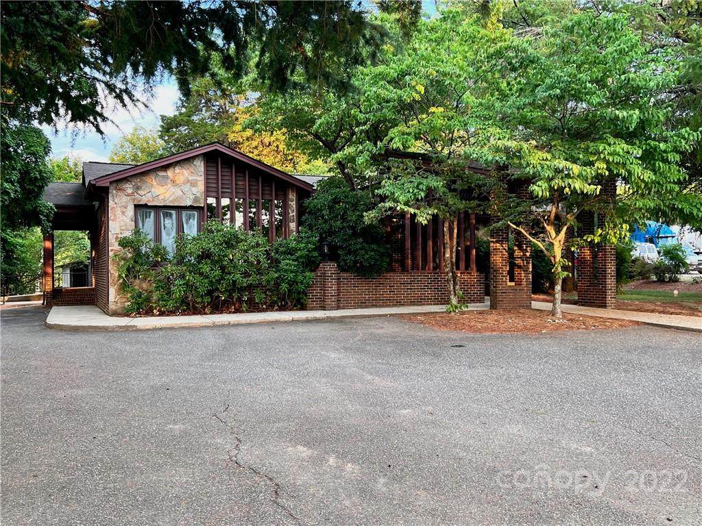 536 Greenbriar Road - Photo 1