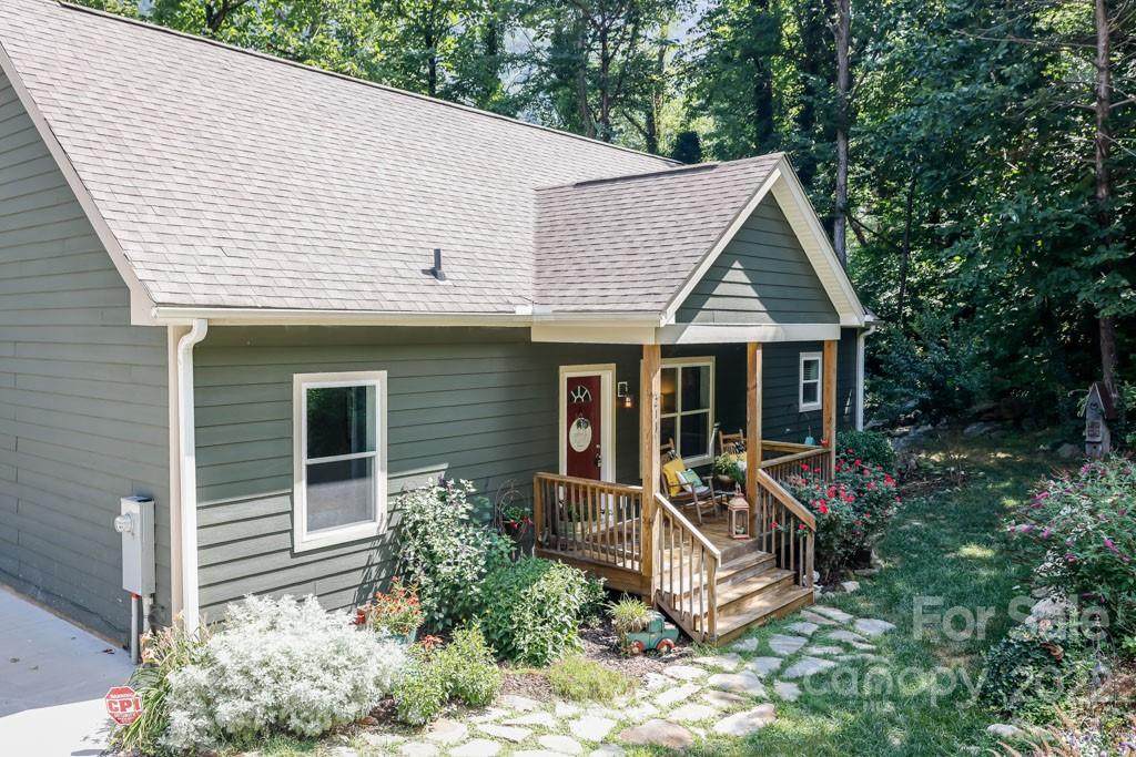 211 Fall Creek Drive - Photo 1