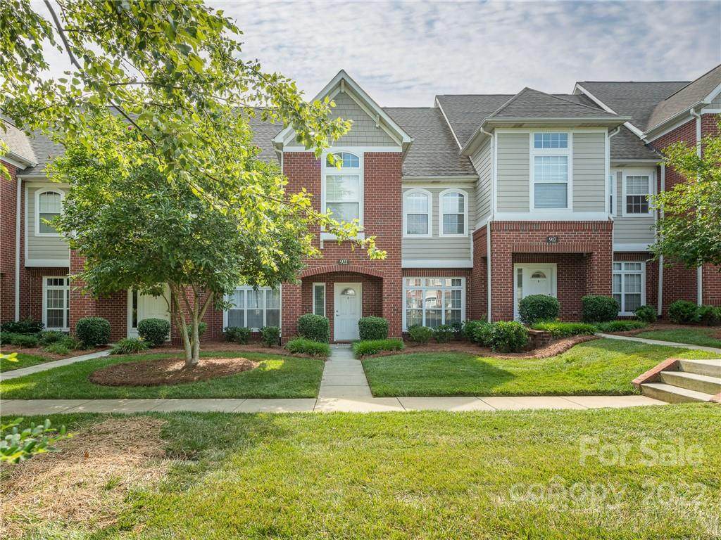 921 Central Park Circle - Photo 1