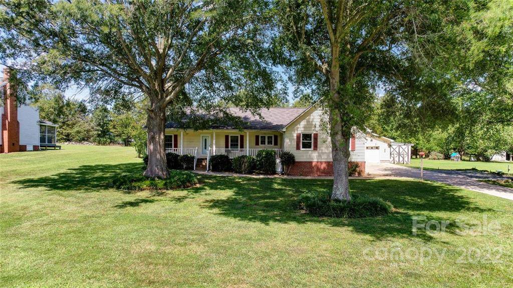 111 Country Meadows Lane - Photo 1