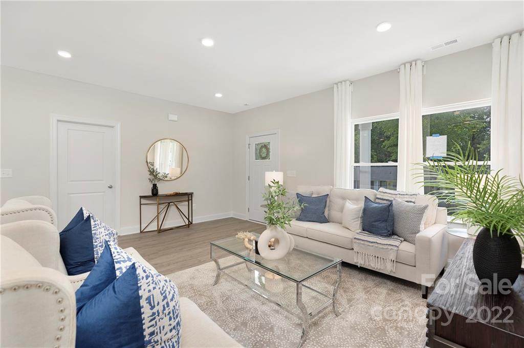 208 Graham Street - Photo 1