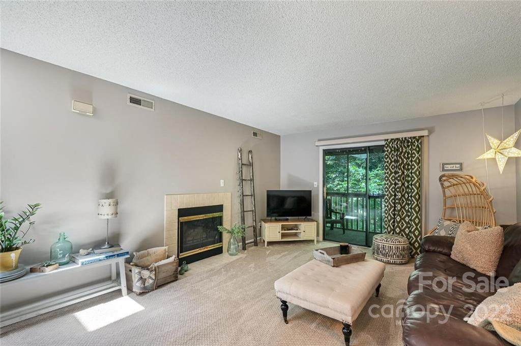 1704 Abbey Circle - Photo 1