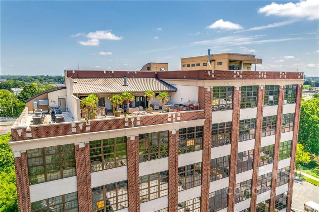 715 Graham Street - Photo 1