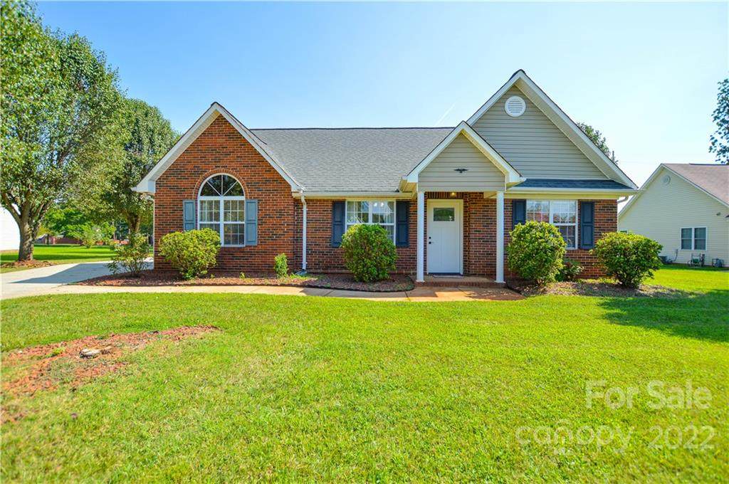 2440 Hunters Way - Photo 1