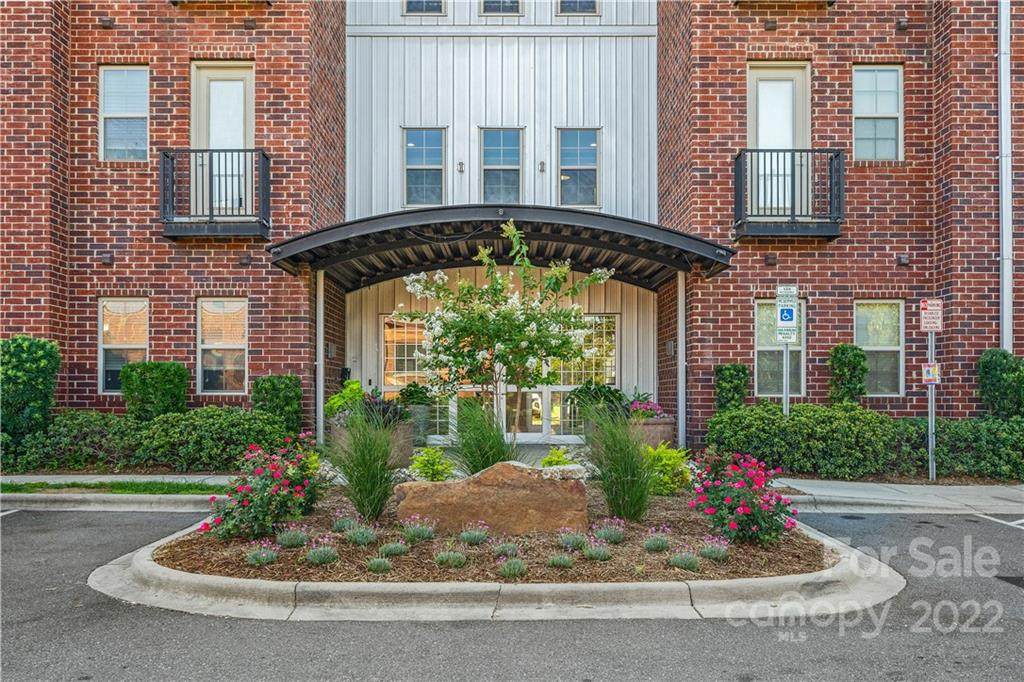 2338 Yadkin Avenue - Photo 1
