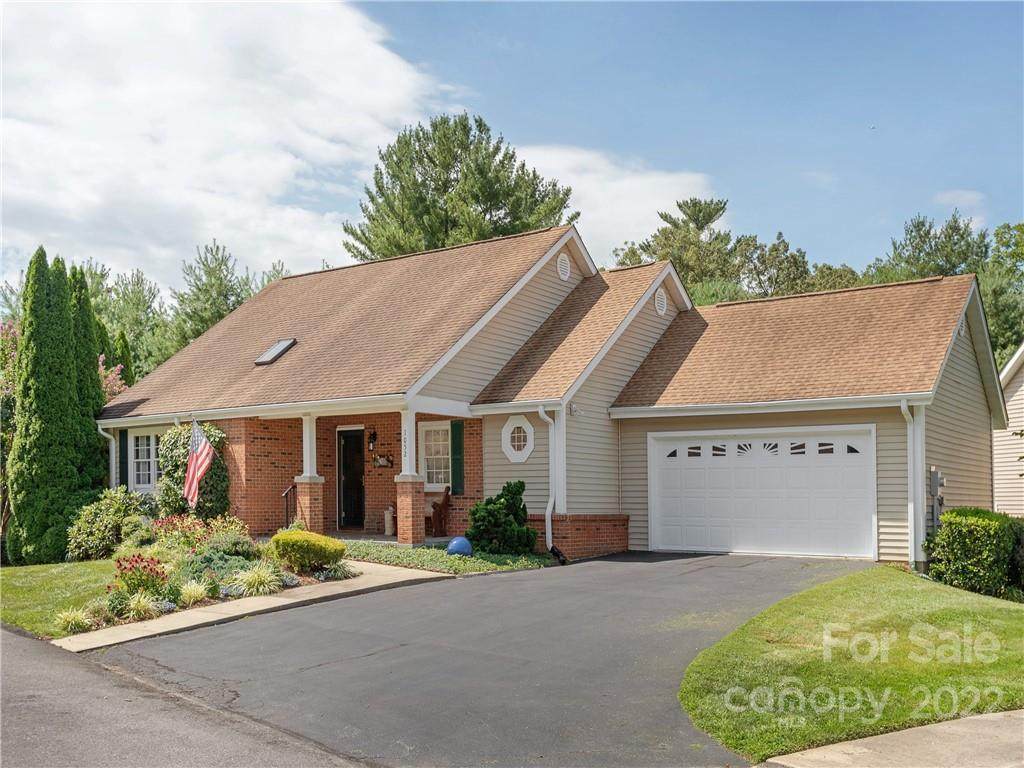 1052 Saddlebrook Drive - Photo 1