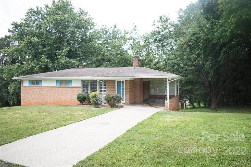 1688 Circle Drive - Photo 1