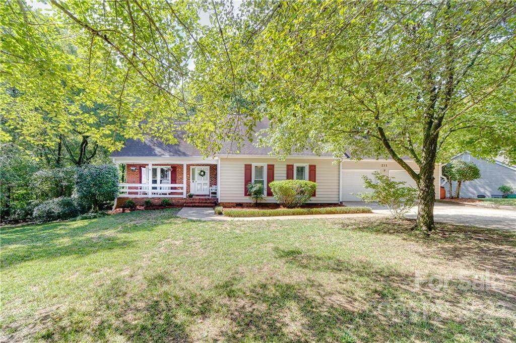 211 Pine Creek Drive - Photo 1