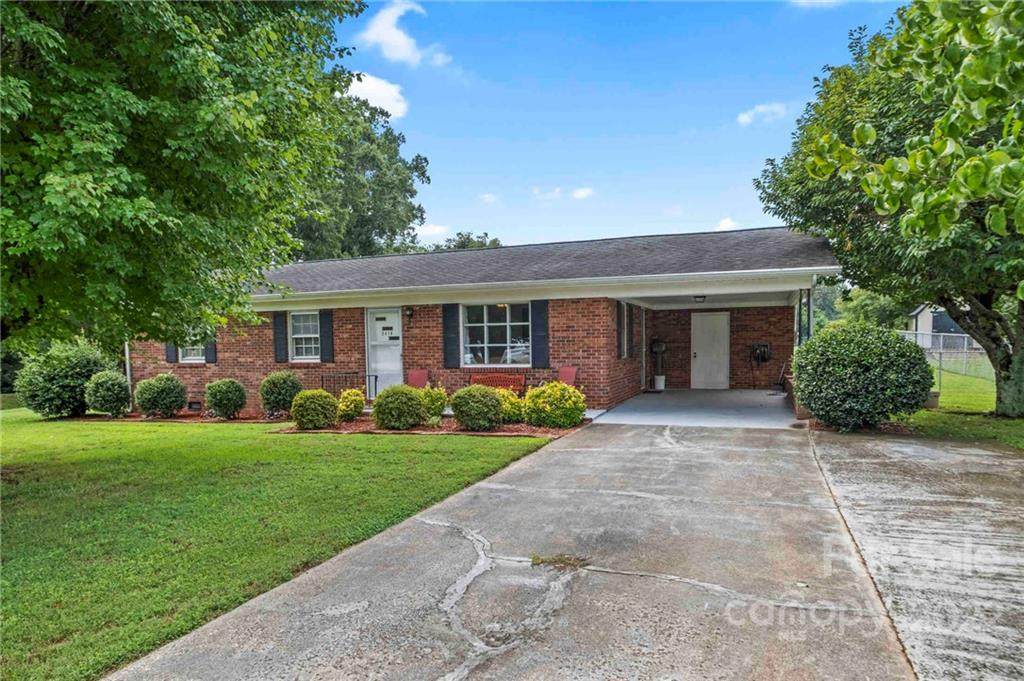 2416 Belle Terre Road - Photo 1