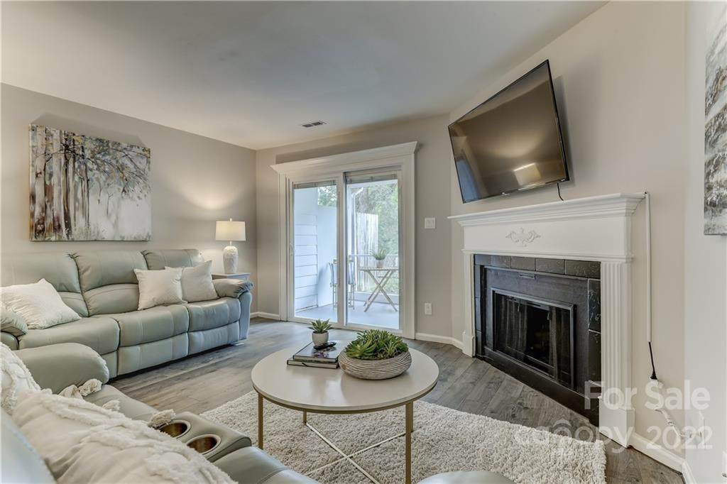8217 Pineville Matthews Road - Photo 1